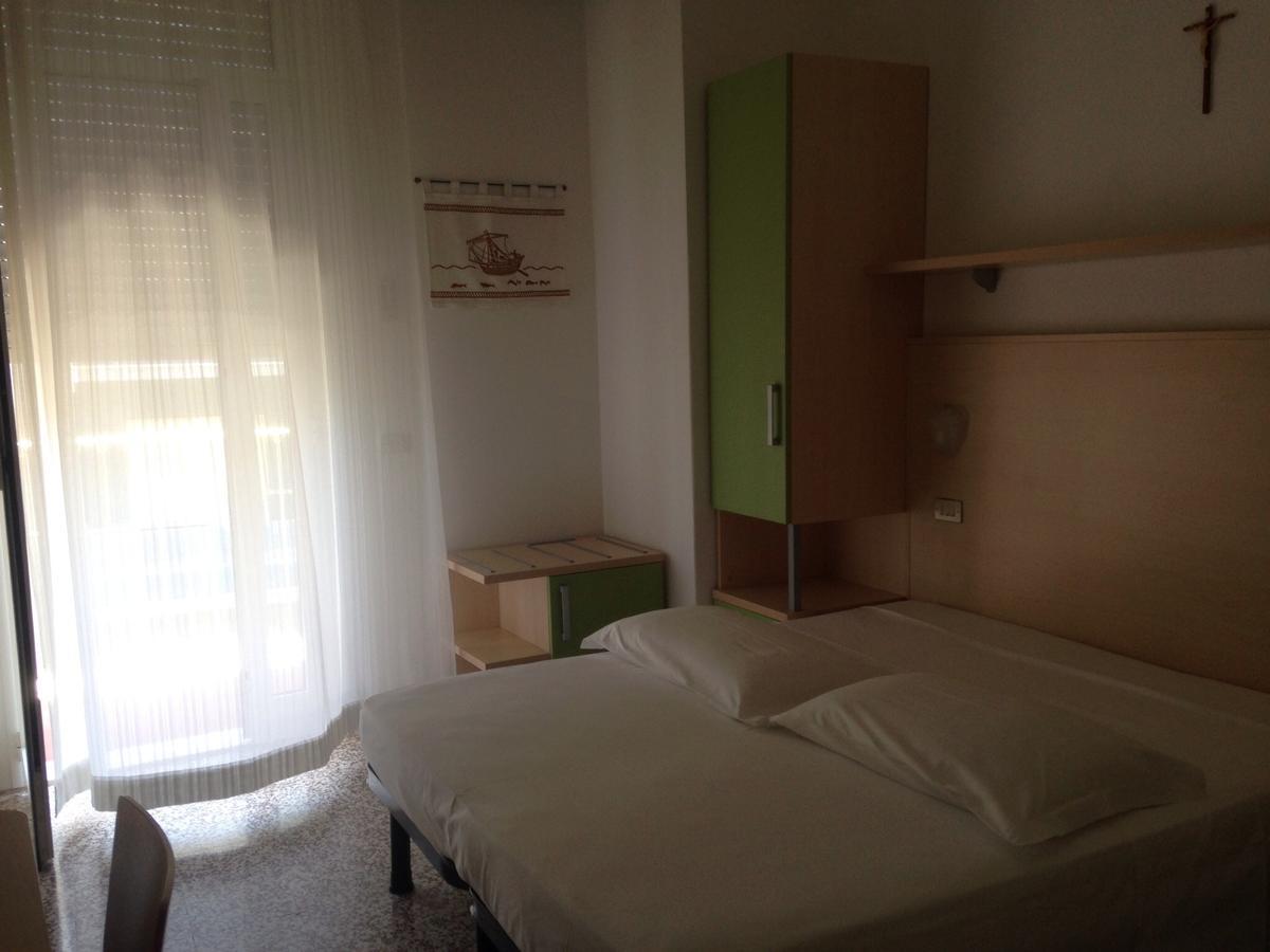 Hotel Lazzarini Bellaria-Igea Marina Exterior foto